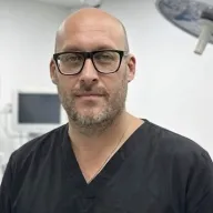 Dr. Lorenzo Vargas, oncólogo veterinario y director médico de OncomahuidaVet